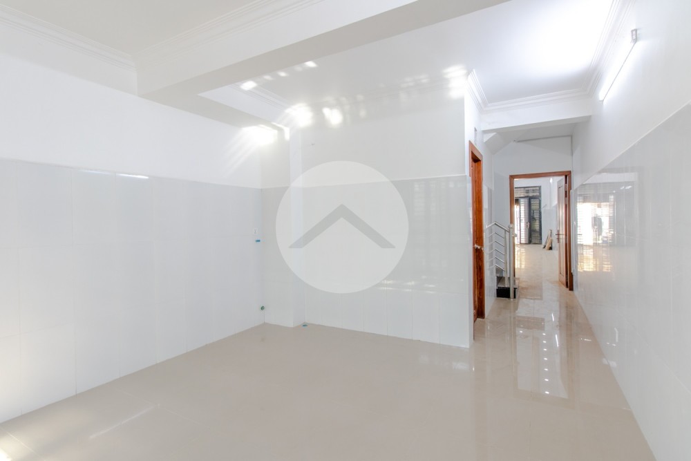 4 Bedroom Commercial Shophouse For Rent - Sala Kamreuk, Siem Reap - Image 6