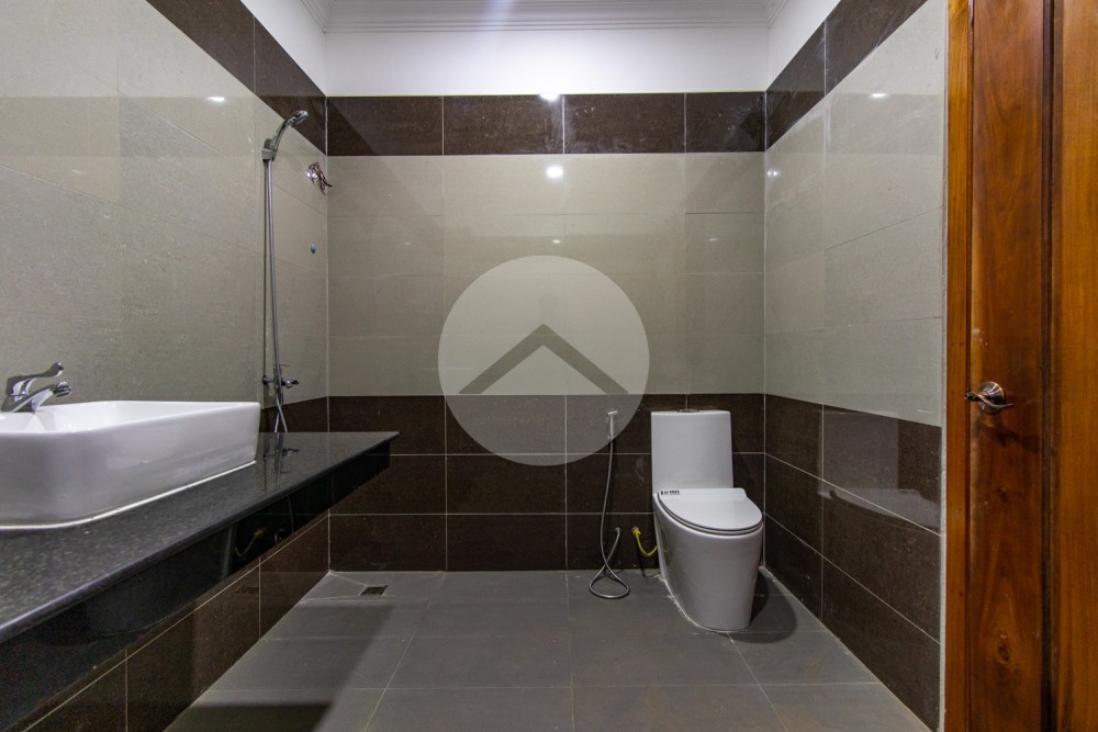 4 Bedroom Commercial Shophouse For Rent - Sala Kamreuk, Siem Reap - Image 13