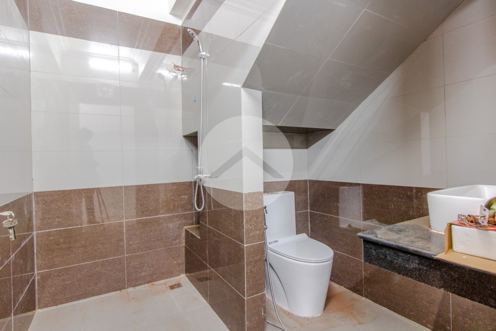 4 Bedroom Commercial Shophouse For Rent - Sala Kamreuk, Siem Reap - Image 7