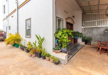 2 Bedroom Villa For Sale - Svay Dangkum, Siem Reap thumbnail