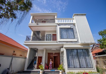 6 Unit Apartment Building For Sale - Sala Kamreuk, Siem Reap thumbnail