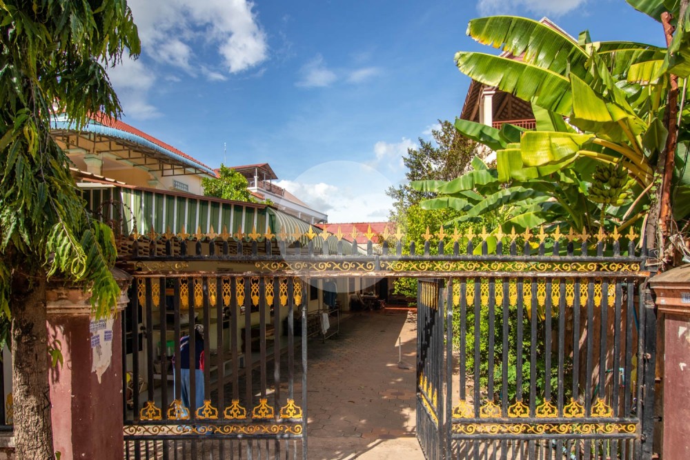 8 Bedroom House For Rent - Svay Dangkum, Siem Reap - Image 8