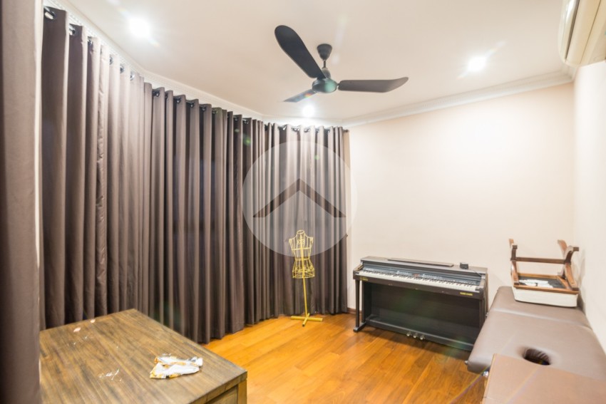 5 Bedroom House For Rent - Teuk Thla, Sen Sok, Phnom Penh