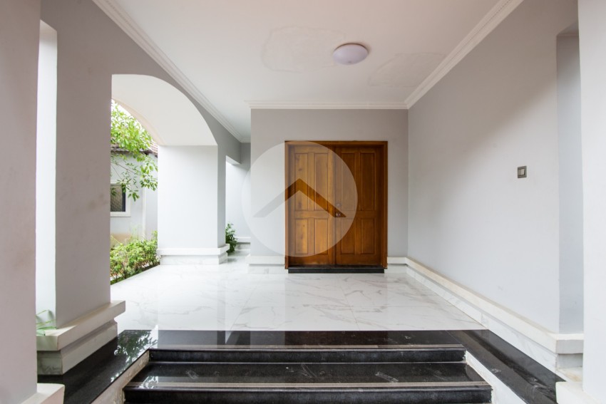 5 Bedroom House For Rent - Teuk Thla, Sen Sok, Phnom Penh