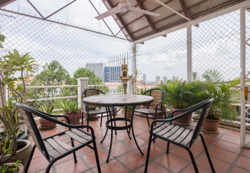 Renovated 2 Bedroom Apartment For Rent - Wat Phnom, Phnom Penh thumbnail