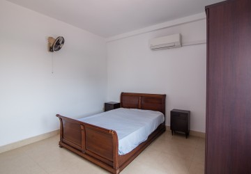 Renovated 2 Bedroom Apartment For Rent - Wat Phnom, Phnom Penh thumbnail