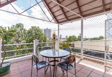 Renovated 2 Bedroom Apartment For Rent - Wat Phnom, Phnom Penh thumbnail