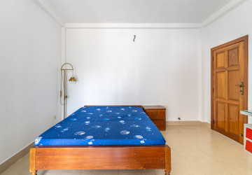 Renovated 2 Bedroom Apartment For Rent - Wat Phnom, Phnom Penh thumbnail