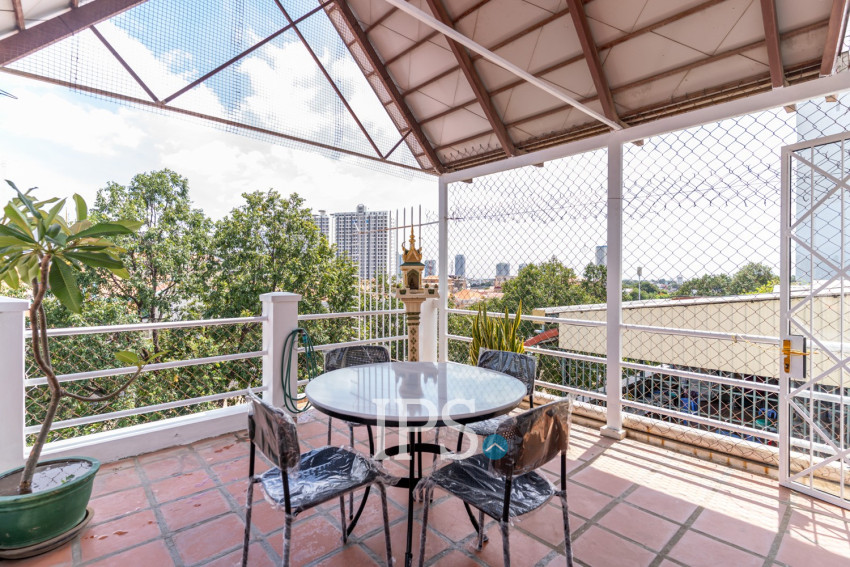 Renovated 2 Bedroom Apartment For Rent - Wat Phnom, Phnom Penh