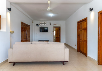 Renovated 2 Bedroom Apartment For Rent - Wat Phnom, Phnom Penh thumbnail