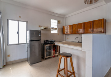 Renovated 2 Bedroom Apartment For Rent - Wat Phnom, Phnom Penh thumbnail