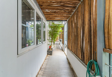 Loft 1 Bedroom Serviced Apartment For Rent - BKK3, Phnom Penh thumbnail
