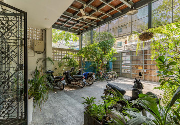 Loft 1 Bedroom Serviced Apartment For Rent - BKK3, Phnom Penh thumbnail