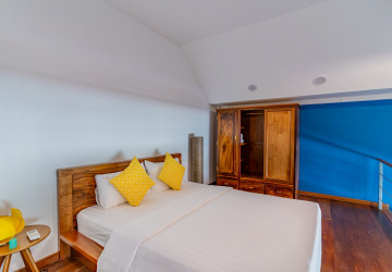1 Bedroom Loft Apartment For Rent - BKK 3, Phnom Penh thumbnail