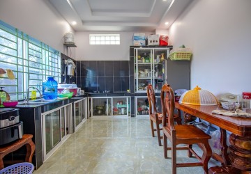 4 Bedroom Villa For Sale - Slor Kram, Siem Reap thumbnail