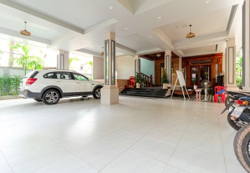 3 Bedroom Apartment For Rent - Sala Kamreuk, Siem Reap thumbnail