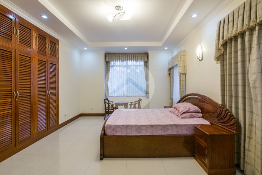 3 Bedroom Villa For Rent - Bassac Garden, Tonle Bassac, Phnom Penh