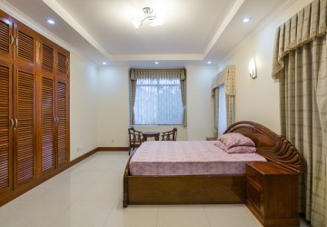 3 Bedroom Villa For Rent - Bassac Garden, Tonle Bassac, Phnom Penh thumbnail