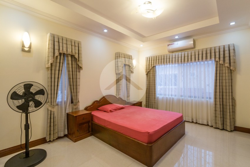 3 Bedroom Villa For Rent - Bassac Garden, Tonle Bassac, Phnom Penh