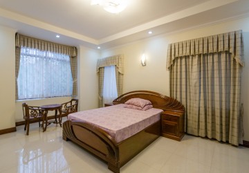 3 Bedroom Villa For Rent - Bassac Garden, Tonle Bassac, Phnom Penh thumbnail