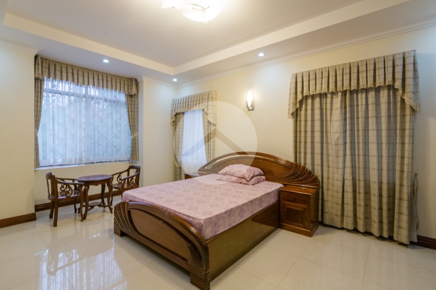 3 Bedroom Villa For Rent - Bassac Garden, Tonle Bassac, Phnom Penh