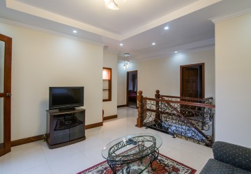 3 Bedroom Villa For Rent - Bassac Garden, Tonle Bassac, Phnom Penh thumbnail