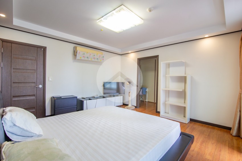 3 Bedroom Condo For Rent - De Castle Royal, BKK1, Phnom Penh
