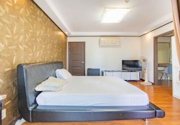 3 Bedroom Condo For Rent - De Castle Royal, BKK1, Phnom Penh thumbnail