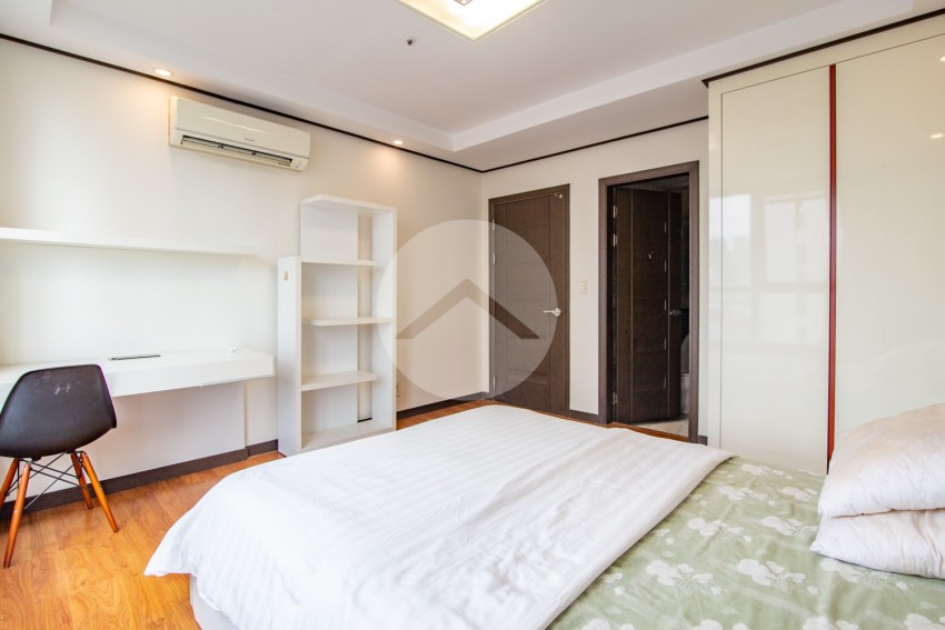 3 Bedroom Condo For Rent - De Castle Royal, BKK1, Phnom Penh