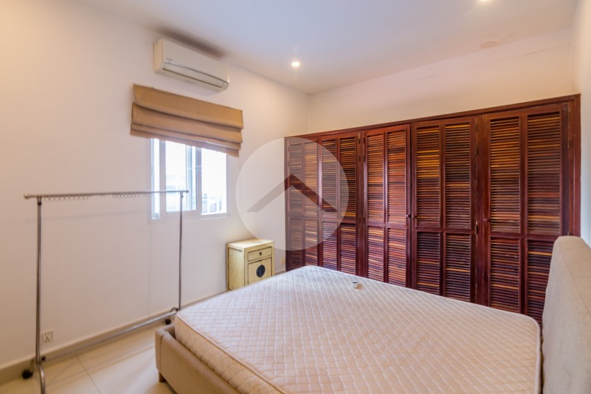 Renovated 3 Bedroom Duplex Apartment For Rent - Phsar Thmei 1, Phnom Penh