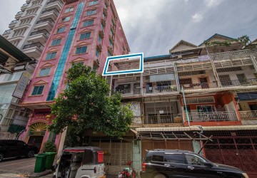 1 Bedroom Renovated Apartment For Sale - 7 Makara, Phnom Penh thumbnail