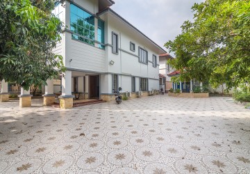 6 Bedroom Villa For Rent - Russey Keo, Phnom Penh thumbnail