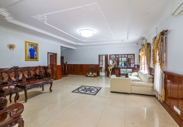 6 Bedroom Villa For Rent - Russey Keo, Phnom Penh thumbnail