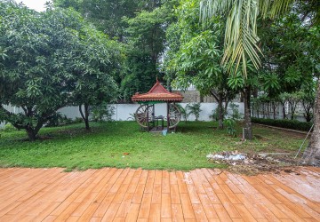 6 Bedroom Villa For Rent - Russey Keo, Phnom Penh thumbnail