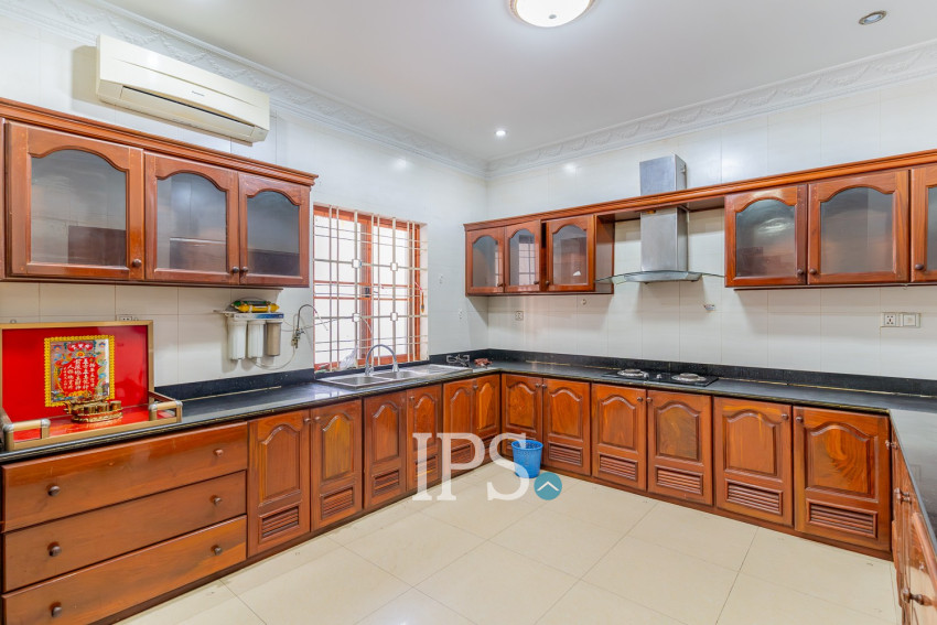 6 Bedroom Villa For Rent - Russey Keo, Phnom Penh