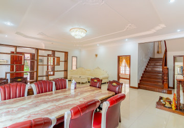 6 Bedroom Villa For Rent - Russey Keo, Phnom Penh thumbnail