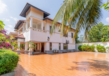 6 Bedroom Villa For Rent - Russey Keo, Phnom Penh thumbnail
