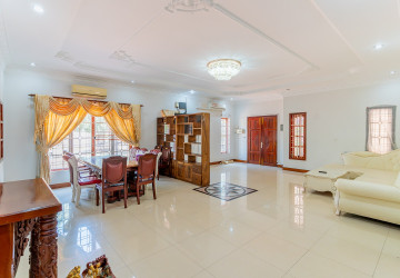 6 Bedroom Villa For Rent - Russey Keo, Phnom Penh thumbnail