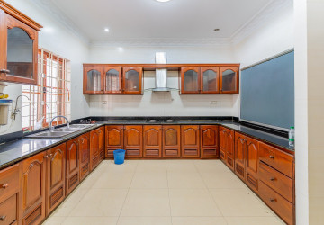 6 Bedroom Villa For Rent - Russey Keo, Phnom Penh thumbnail