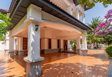 6 Bedroom Villa For Rent - Russey Keo, Phnom Penh thumbnail