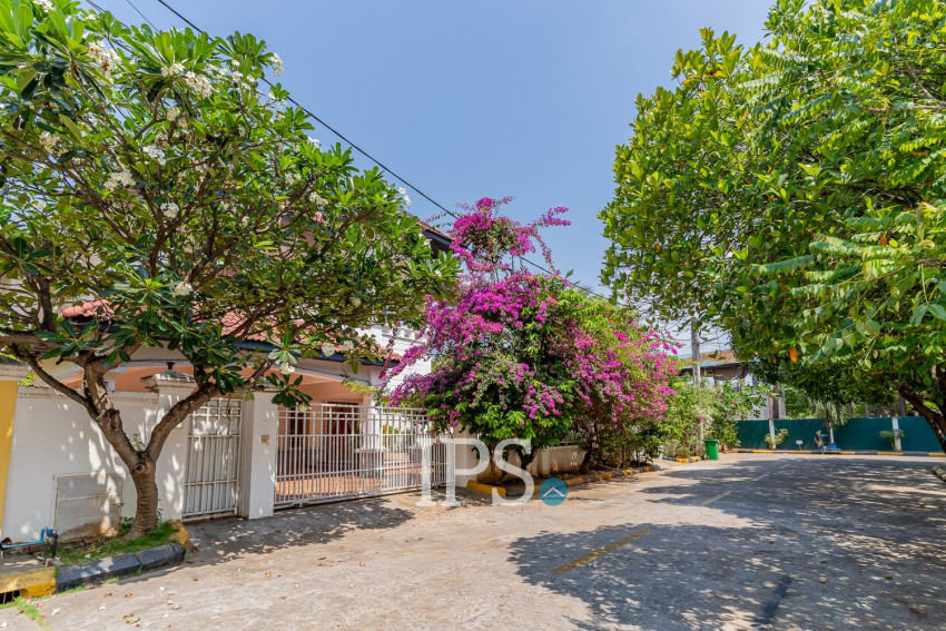 6 Bedroom Villa For Rent - Russey Keo, Phnom Penh