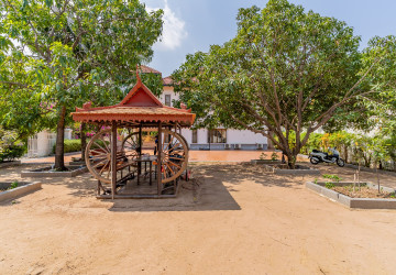 6 Bedroom Villa For Rent - Russey Keo, Phnom Penh thumbnail
