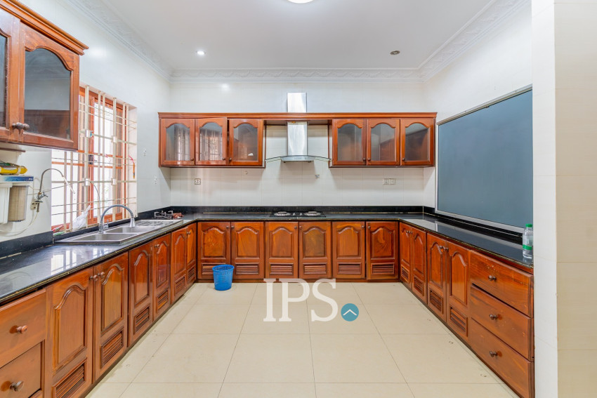 6 Bedroom Villa For Rent - Russey Keo, Phnom Penh