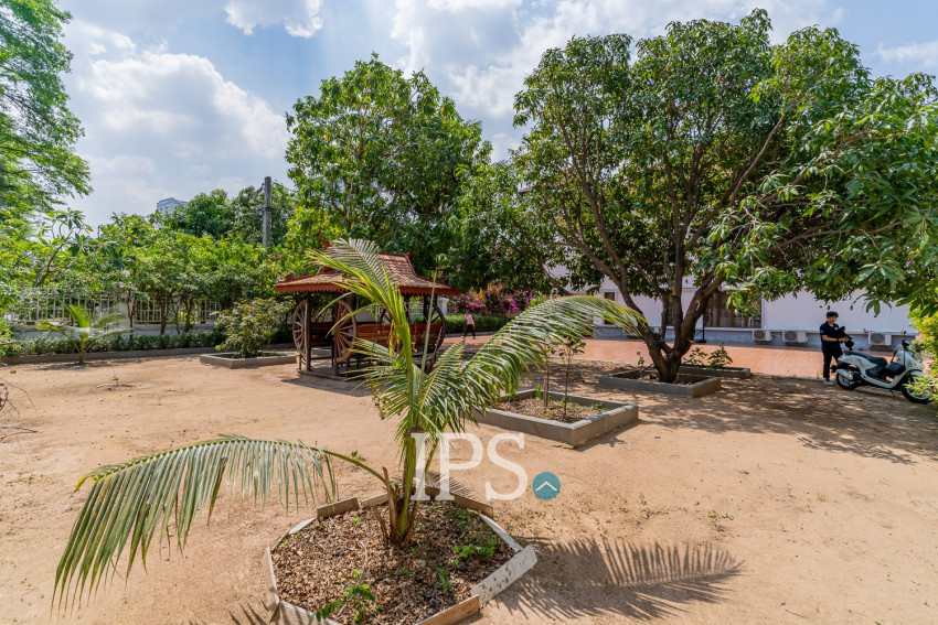 6 Bedroom Villa For Rent - Russey Keo, Phnom Penh