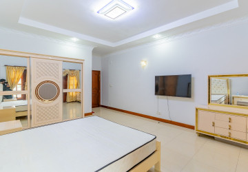 6 Bedroom Villa For Rent - Russey Keo, Phnom Penh thumbnail