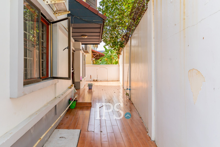 6 Bedroom Villa For Rent - Russey Keo, Phnom Penh