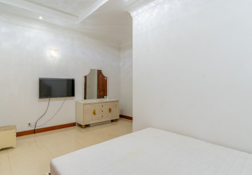 6 Bedroom Villa For Rent - Russey Keo, Phnom Penh thumbnail
