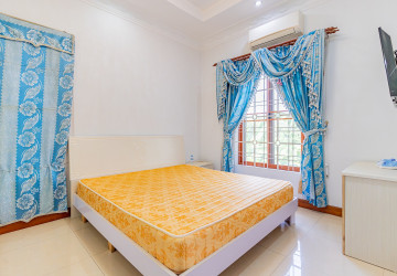 6 Bedroom Villa For Rent - Russey Keo, Phnom Penh thumbnail