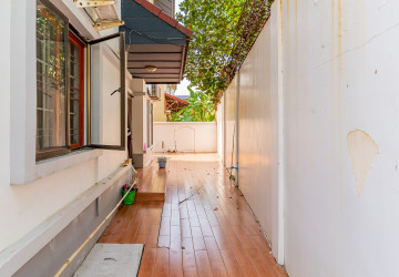 6 Bedroom Villa For Rent - Russey Keo, Phnom Penh thumbnail