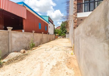 210 Sqm Land For Sale - Wat Bo Area, Siem Reap thumbnail